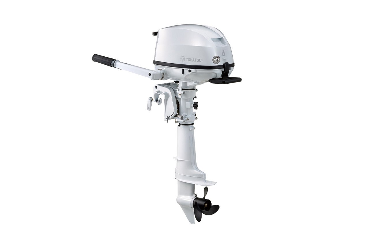 Tohatsu-6-Portable-Outboard-Engine-ExternalTank-White-Port__86984.jpg